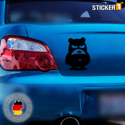 Ein Grumpy Bär Sticker im Cartoon-Stil mit finsterem Gesichtsausdruck.