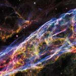 Poster des Cirrusnebels, auch bekannt als Schleiernebel oder Veil Nebula, aufgenommen vom Hubble-Teleskop der NASA